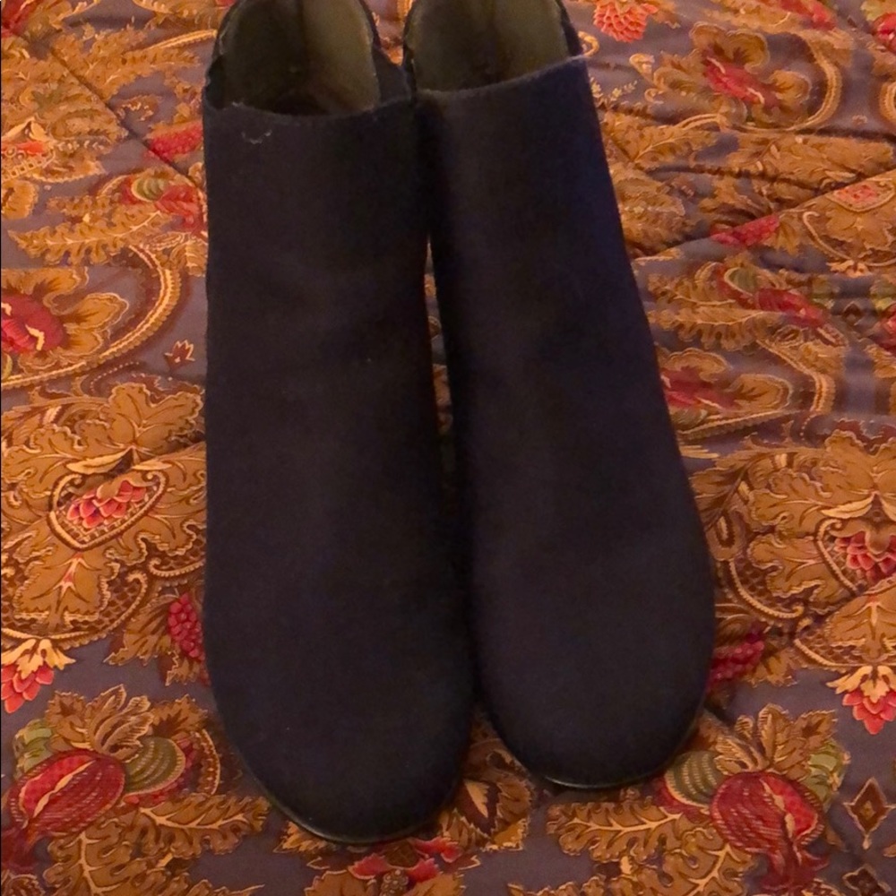 Size 10-durable cloth suede like material booties